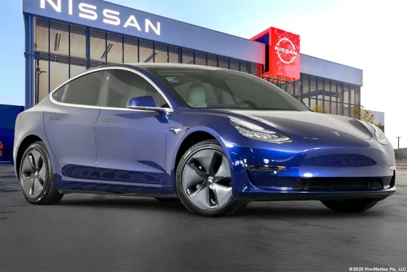 2018 Tesla Model 3 Long Range photo 1
