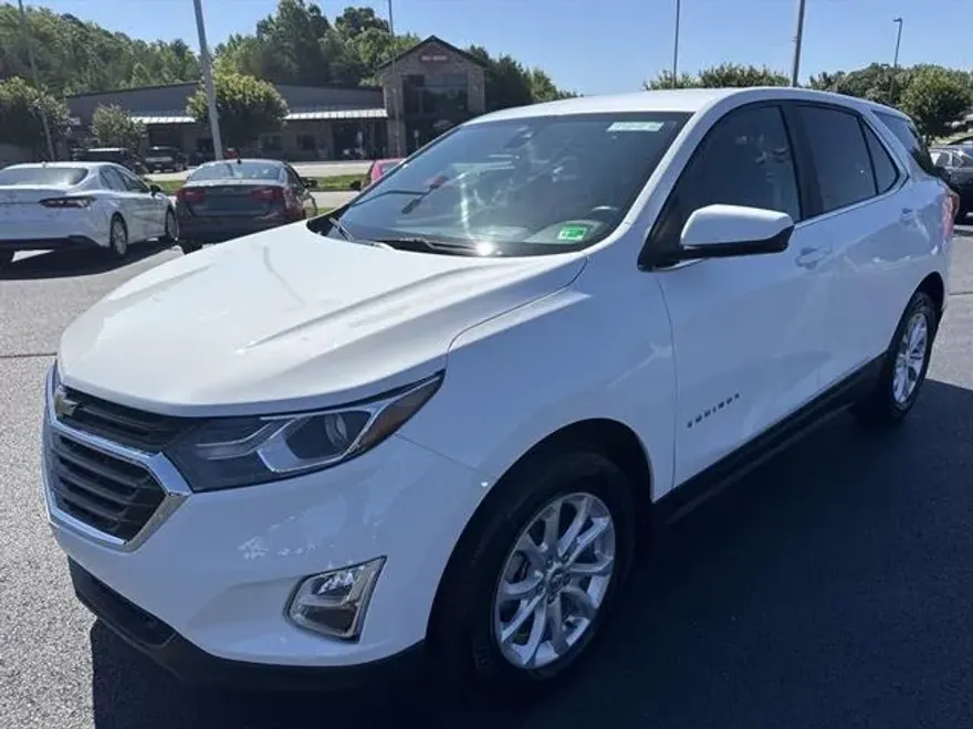 2021 Chevrolet Equinox LT photo 1