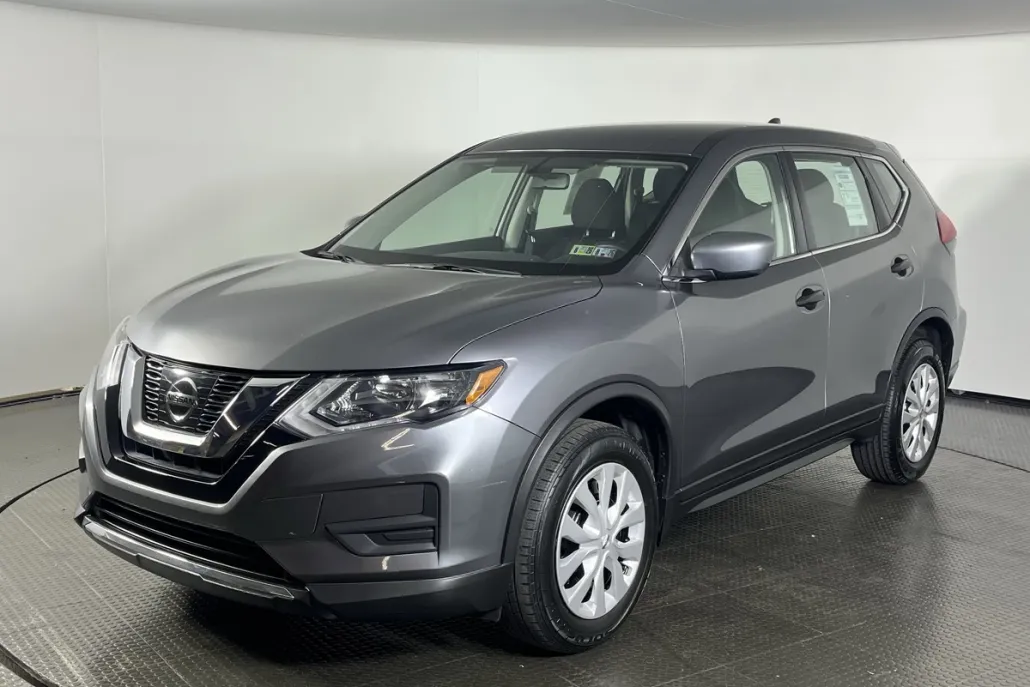 2017 Nissan Rogue AWD S photo 1