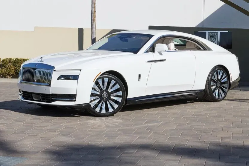 2025 Rolls Royce Spectre photo 1