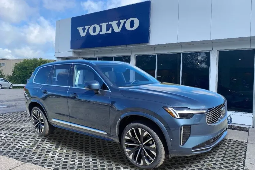 2026 Volvo XC90 Plus photo 1