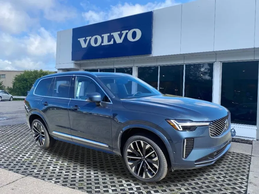 2026 Volvo XC90 Plus photo 1