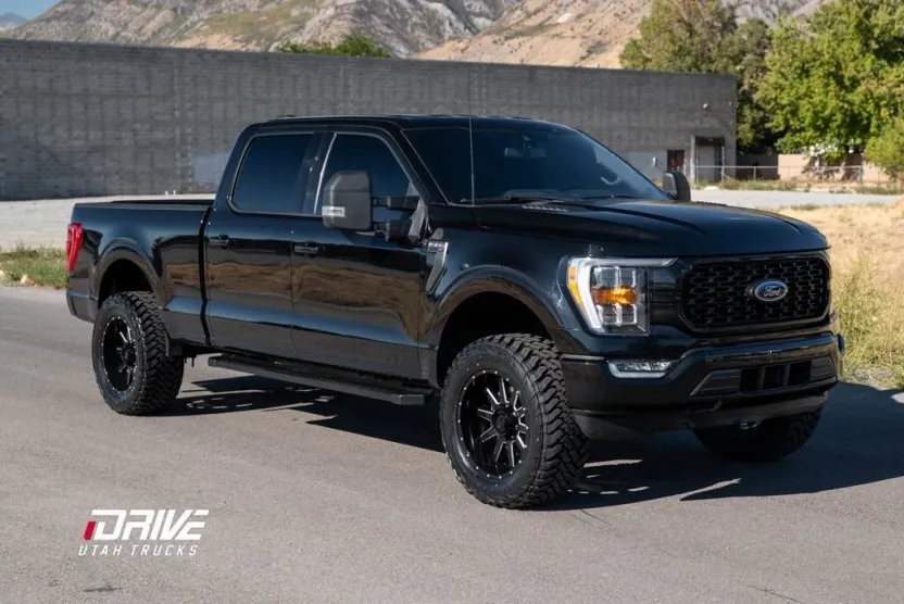 2023 Ford F-150 XLT photo 1