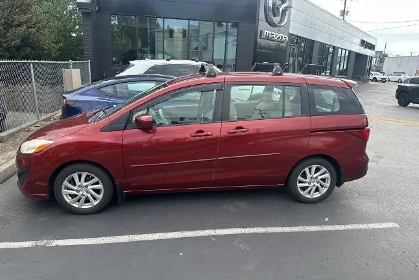 2012 Mazda Mazda5 Sport photo 1