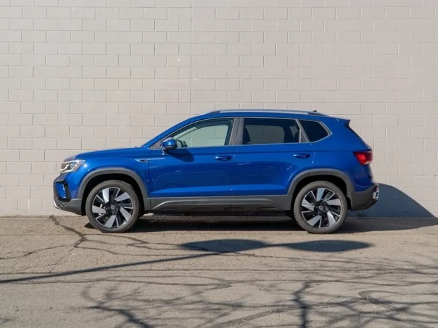 2024 Volkswagen Taos SEL photo 1