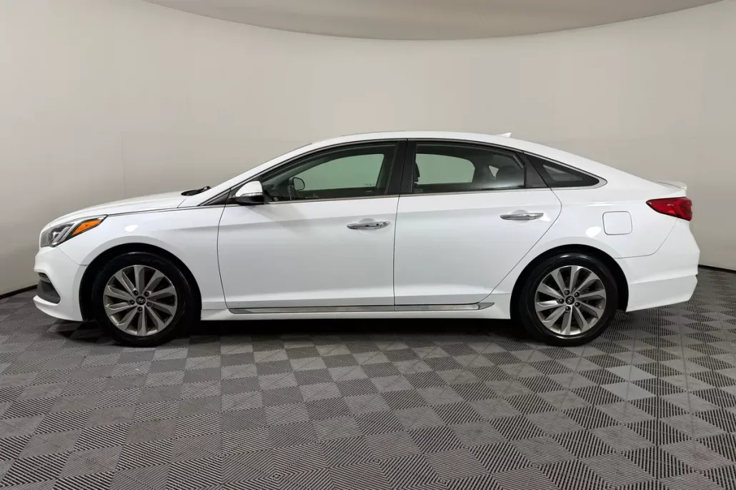 2017 Hyundai Sonata Sport photo 1