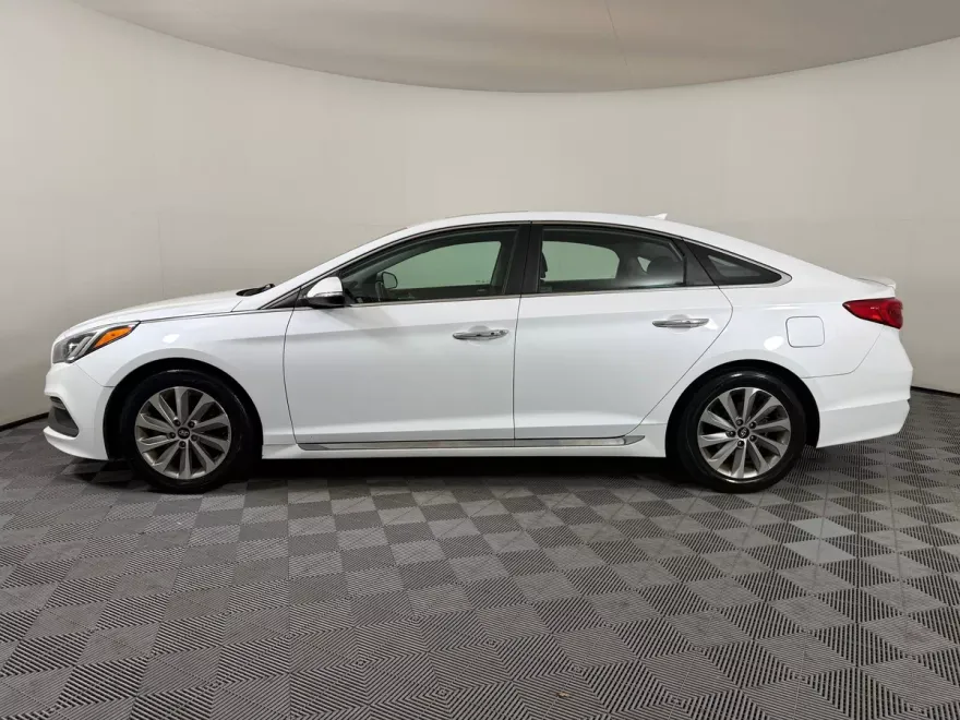 2017 Hyundai Sonata Sport photo 1