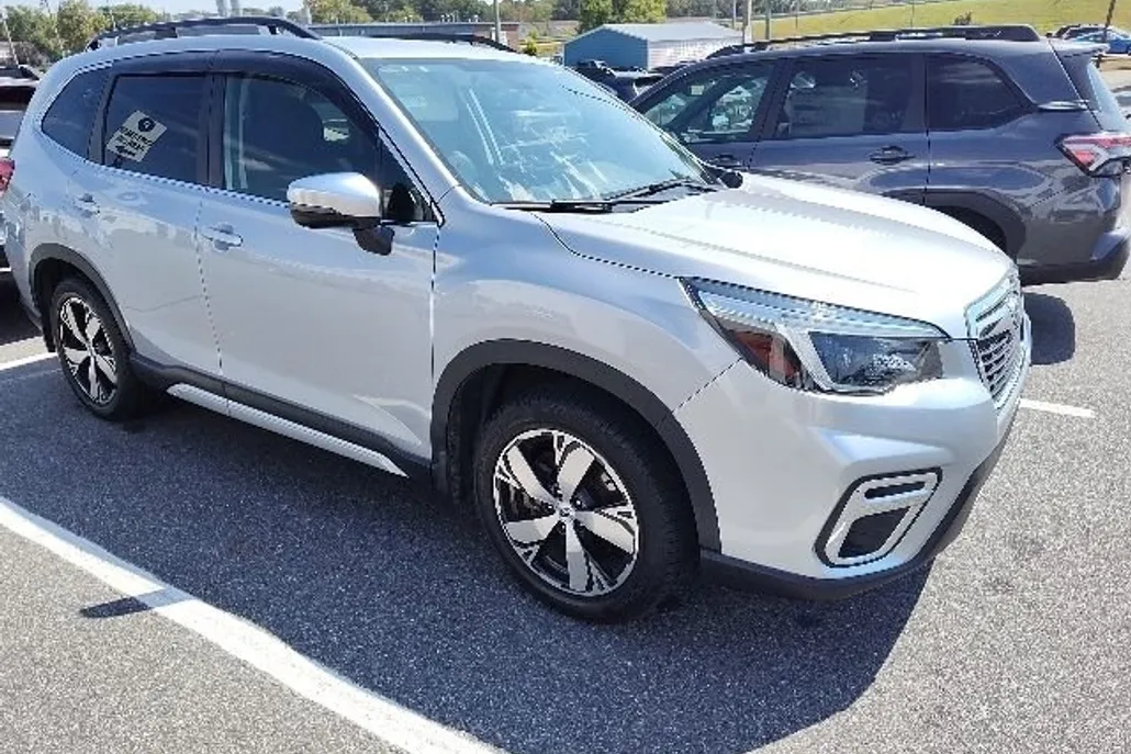 2021 Subaru Forester Touring photo 1