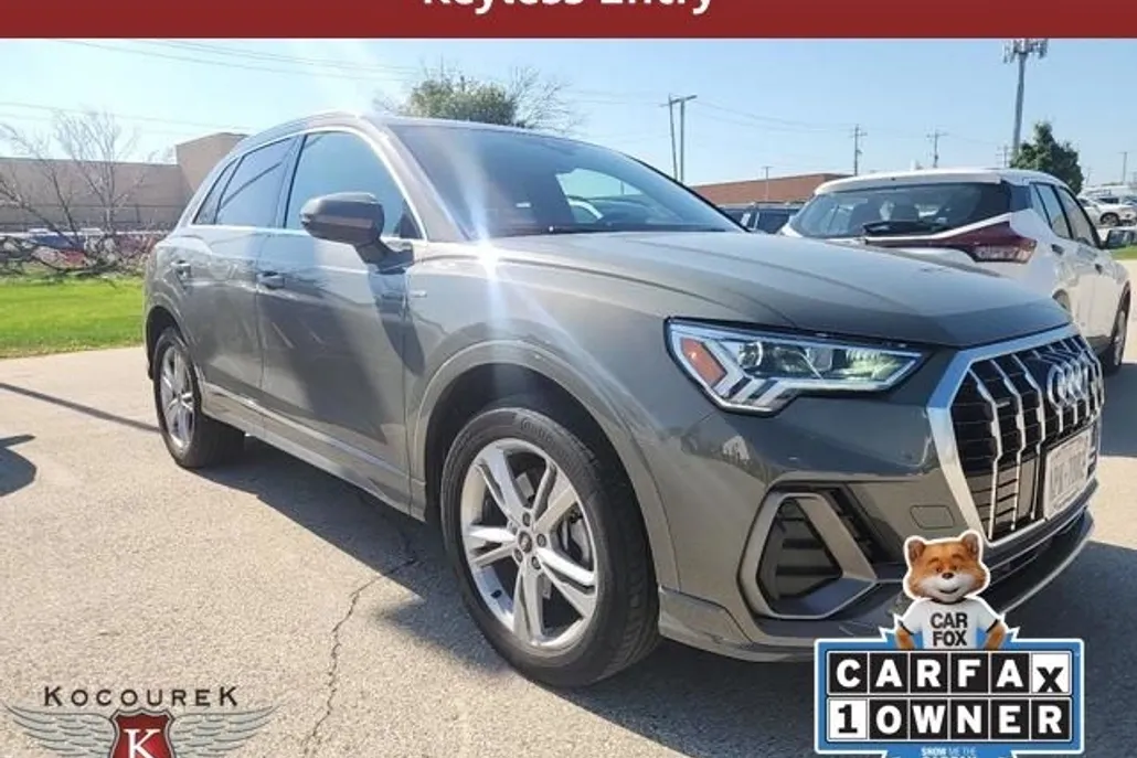 2022 Audi Q3 45 TFSI S line Premium photo 1