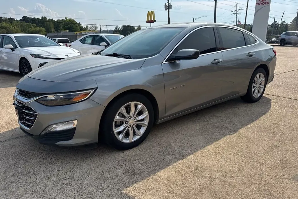 2024 Chevrolet Malibu 1LT photo 1