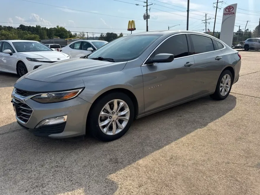 2024 Chevrolet Malibu 1LT photo 1