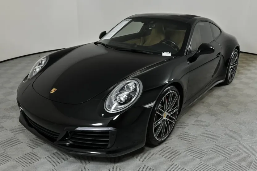 2017 Porsche 911 Coupe photo 1