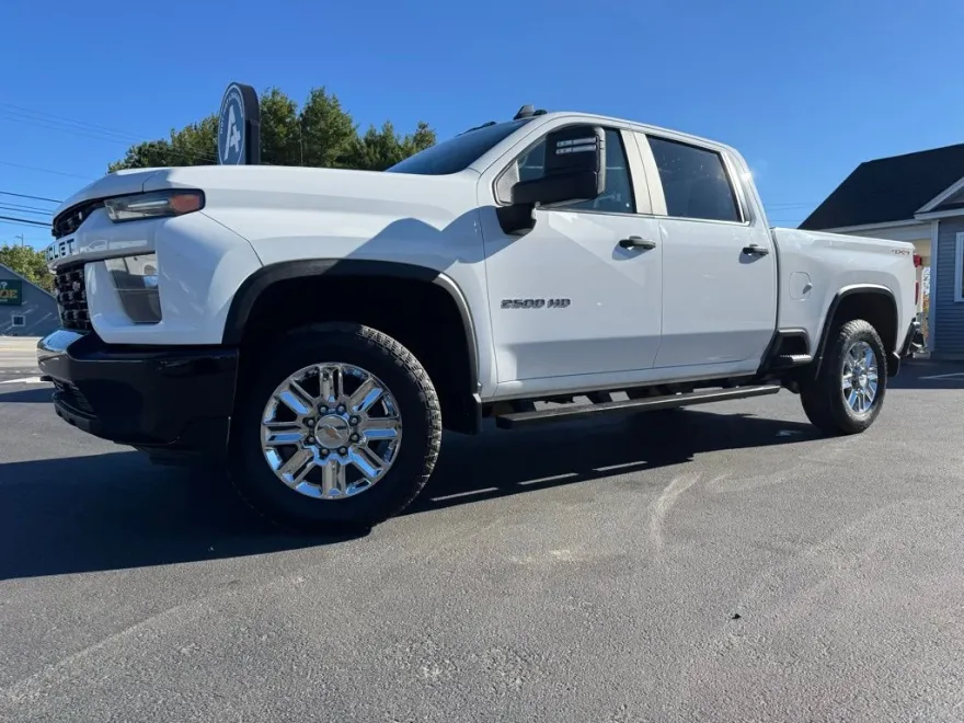 2021 Chevrolet Silverado 2500HD Custom photo 1