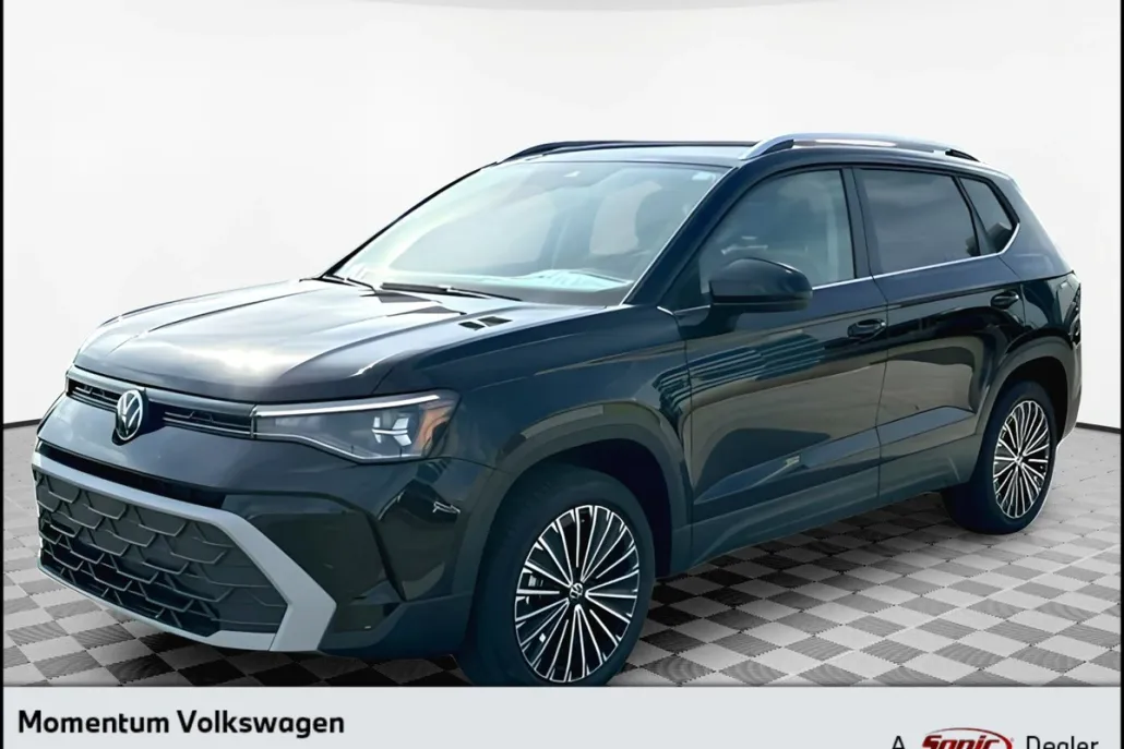 2025 Volkswagen Taos SE photo 1