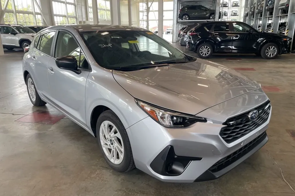 2025 Subaru Impreza Base photo 1