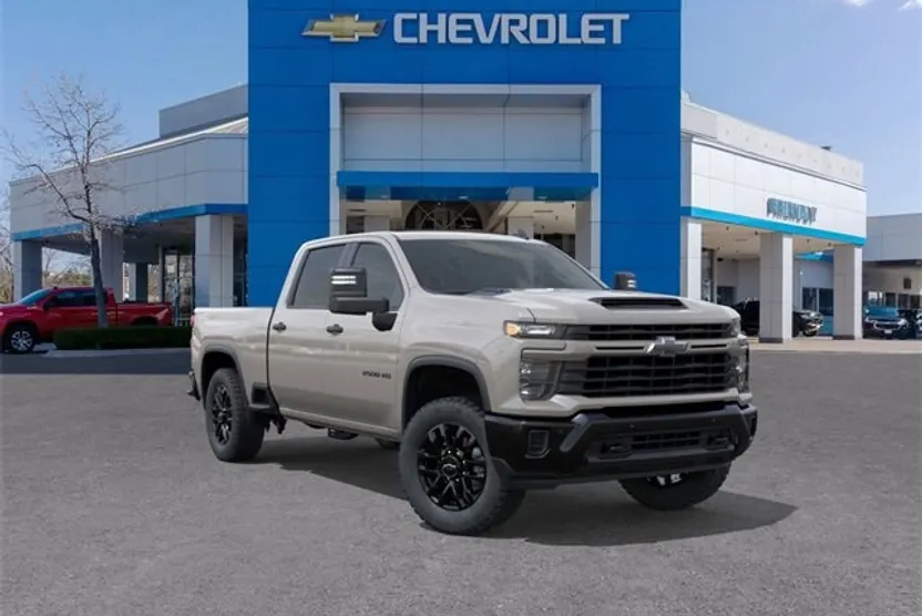 2026 Chevrolet Silverado Custom photo 1