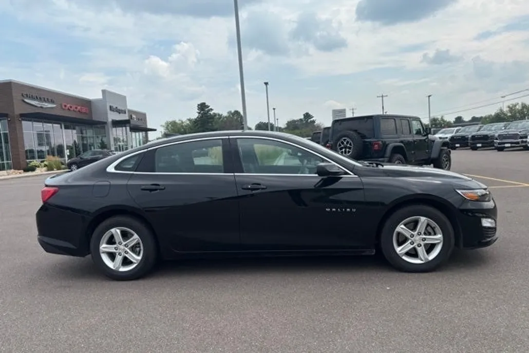 2023 Chevrolet Malibu 1LT photo 1