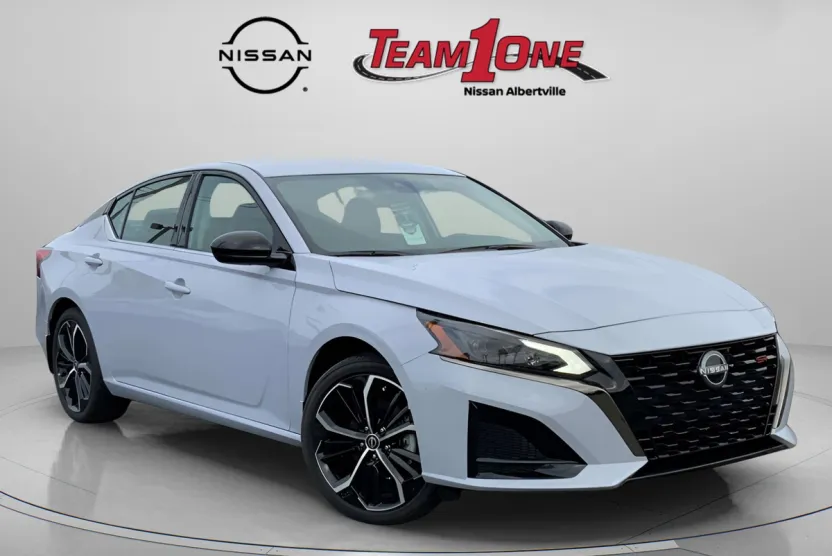 2025 Nissan Altima SR photo 1