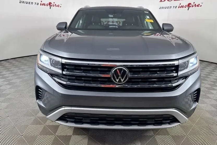 2020 Volkswagen Atlas Cross Sport SE photo 1