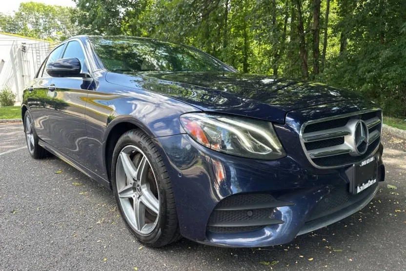 2019 Mercedes Benz E 300 4MATIC photo 1