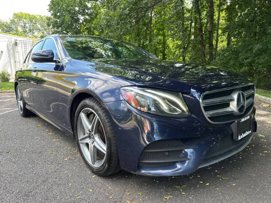 2019 Mercedes Benz E 300 4MATIC photo 1