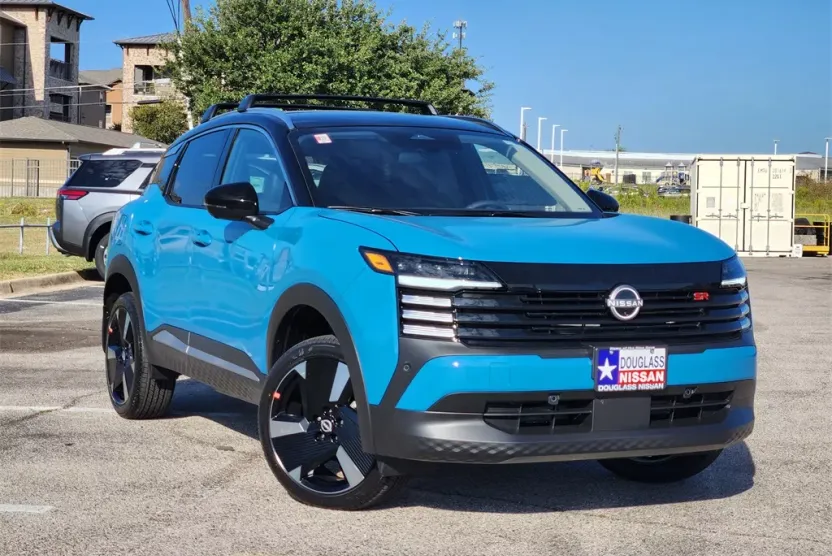 2026 Nissan Kicks SR photo 1