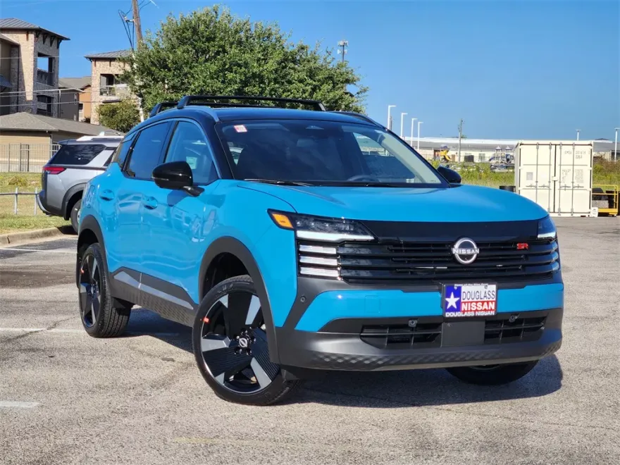 2026 Nissan Kicks SR photo 1