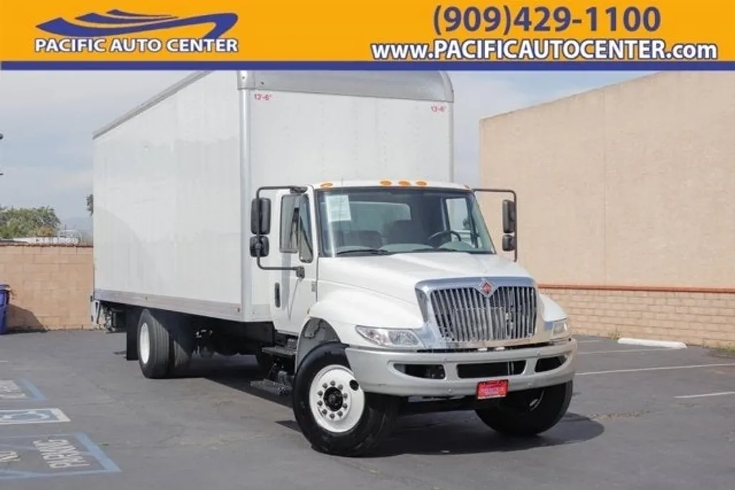 2019 International 4300 DuraStar 4300 photo 1