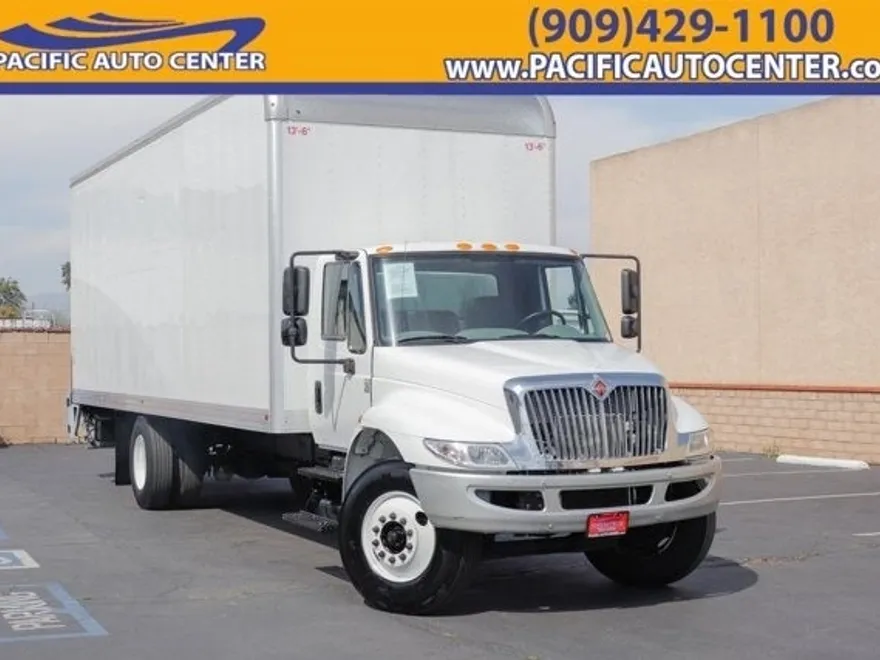 2019 International 4300 DuraStar 4300 photo 1