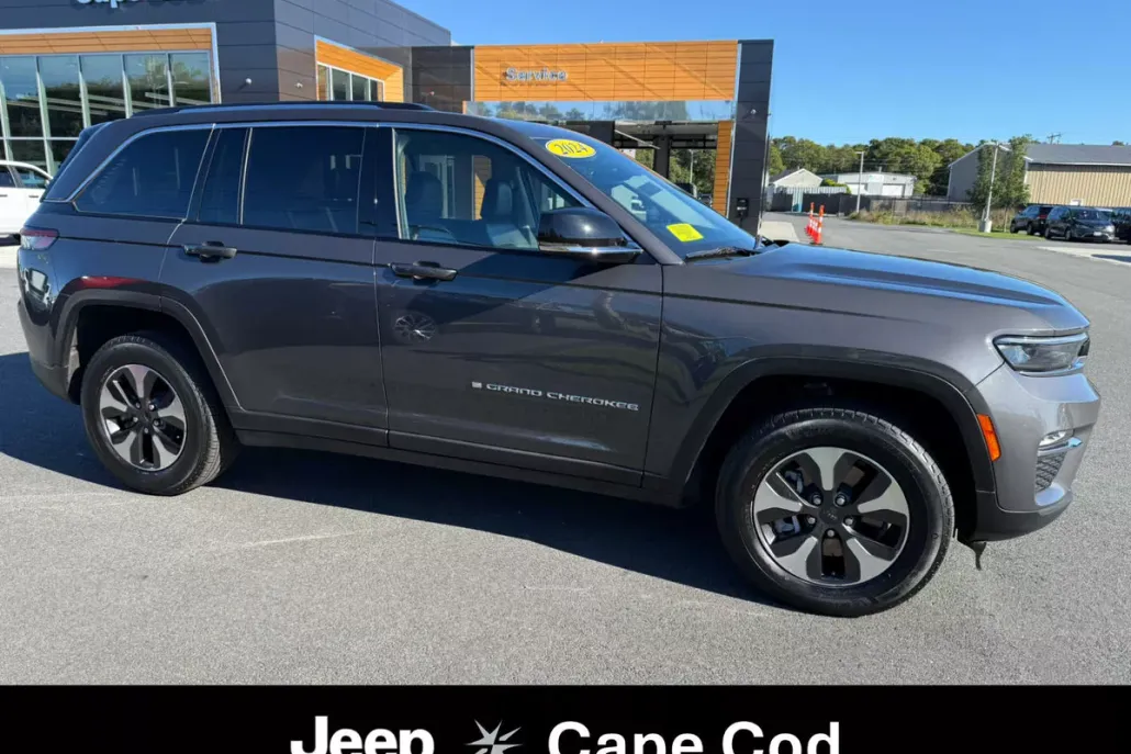 2024 Jeep Cherokee Limited 4xe photo 1
