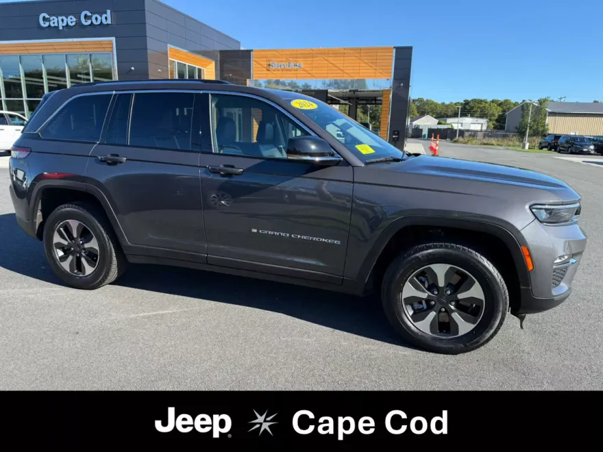 2024 Jeep Cherokee Limited 4xe photo 1