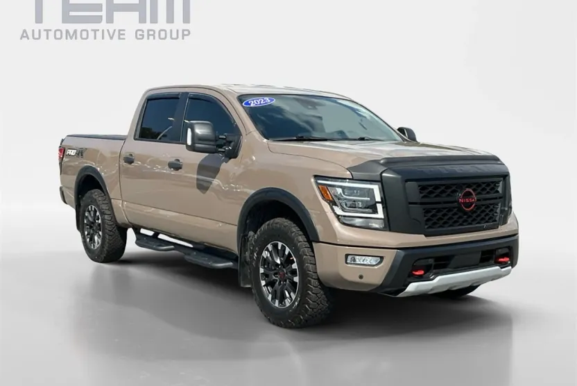 2023 Nissan Titan PRO-4X photo 1