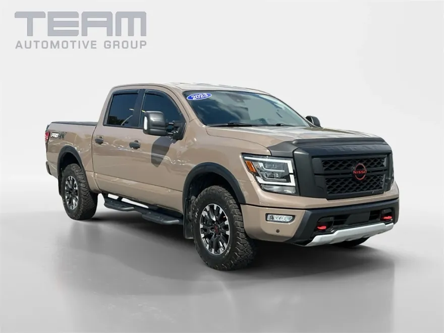 2023 Nissan Titan PRO-4X photo 1