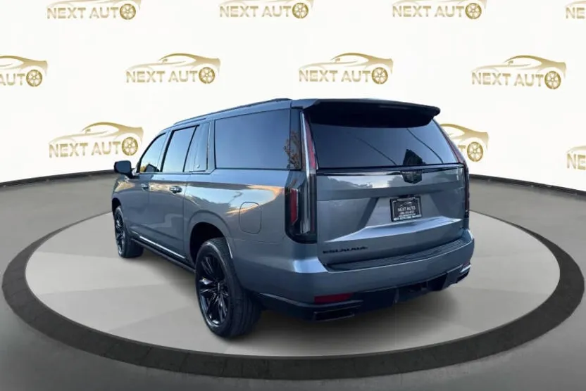 2022 Cadillac Escalade ESV Sport photo 1