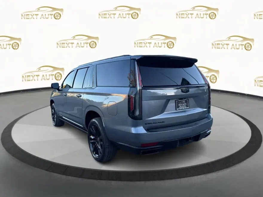 2022 Cadillac Escalade ESV Sport photo 1