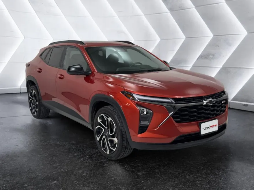 2024 Chevrolet Trax photo 1