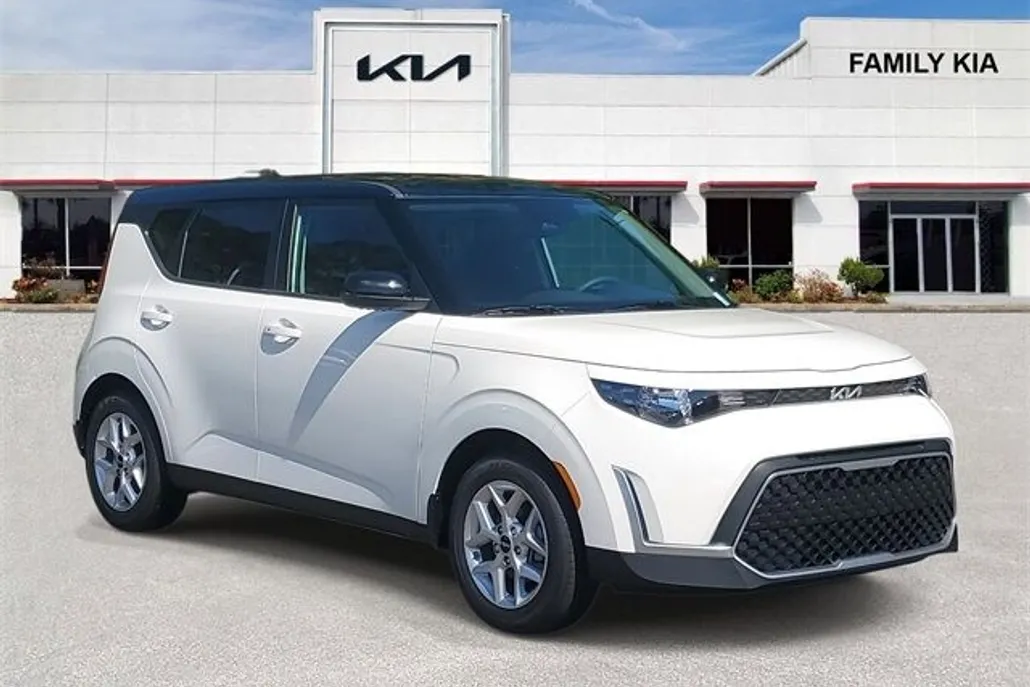 2025 Kia Soul S photo 1