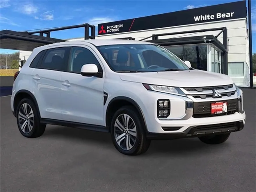 2024 Mitsubishi Outlander Sport ES photo 1