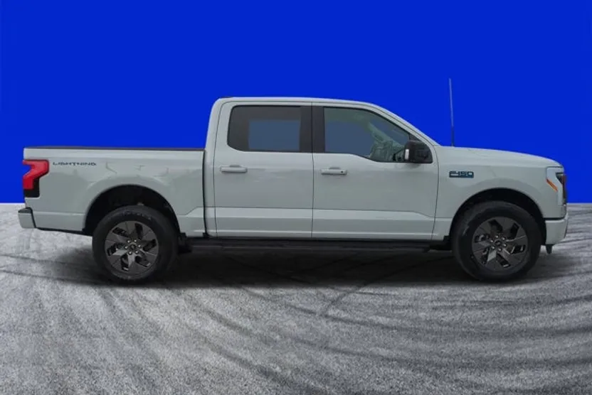2024 Ford F-150 Lightning photo 1