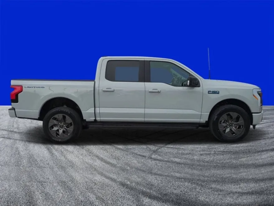 2024 Ford F-150 Lightning photo 1