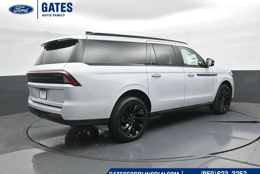 2025 Lincoln Navigator L Reserve photo 1