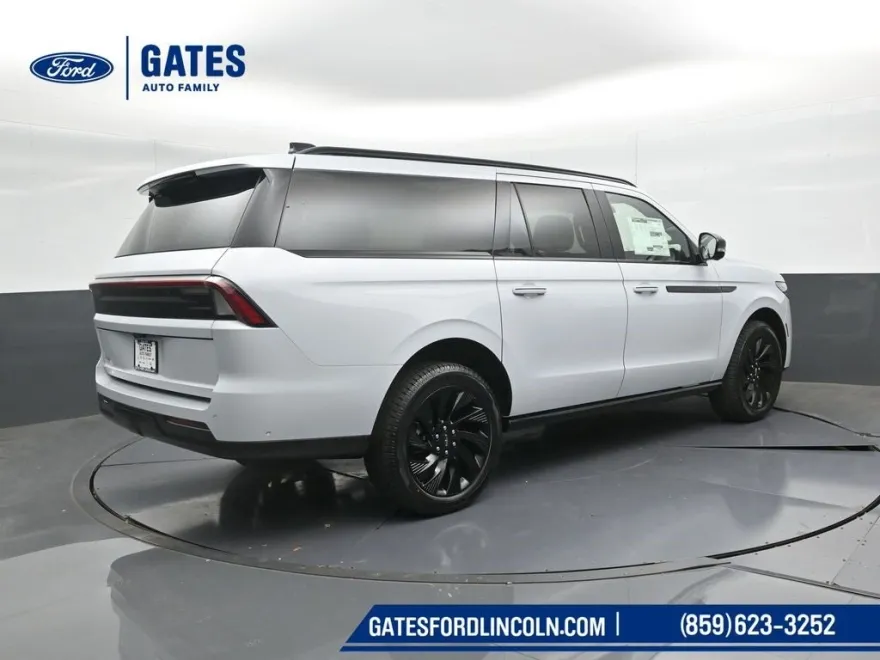 2025 Lincoln Navigator L Reserve photo 1