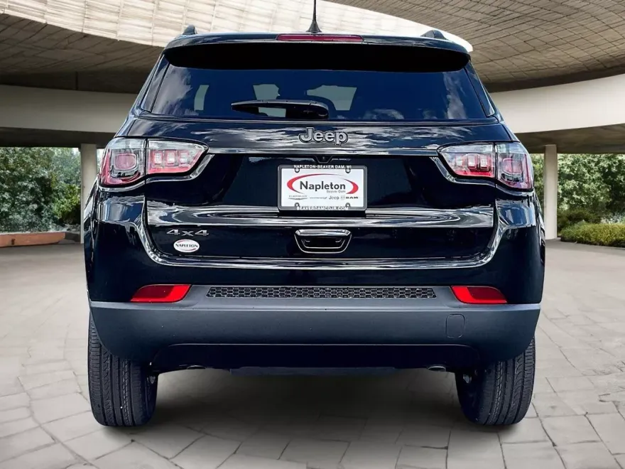 2025 Jeep Compass Latitude photo 1