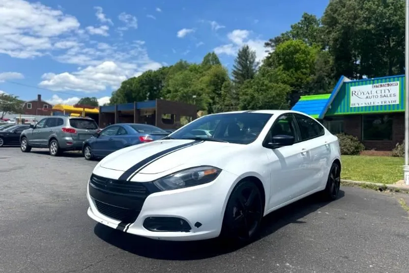 2015 Dodge Dart SXT photo 1