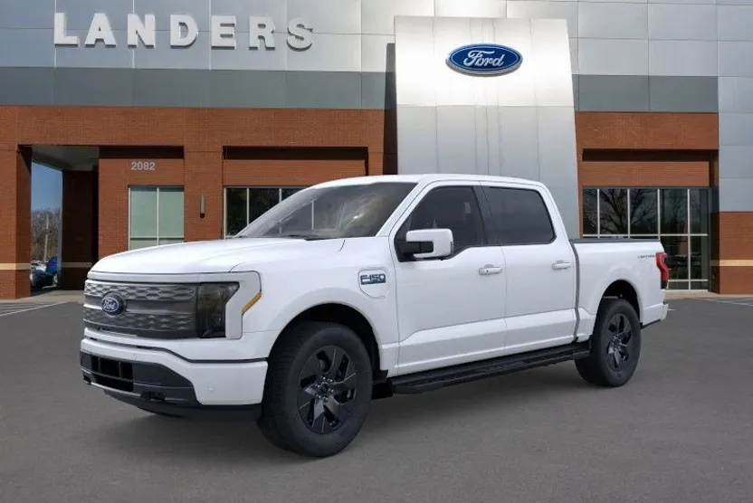 2025 Ford F-150 Lightning Lariat photo 1