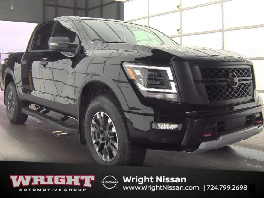 2024 Nissan Titan PRO-4X Crew Cab photo 1