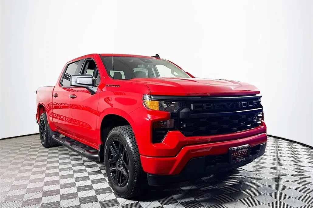 2024 Chevrolet Silverado 1500 Custom photo 1