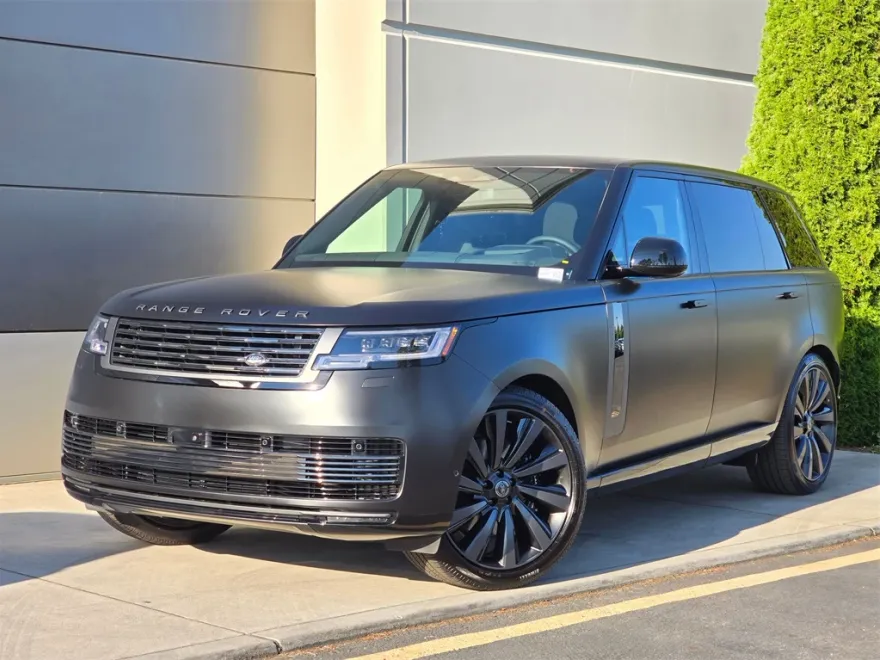 2025 Land Rover Range Rover SV photo 1