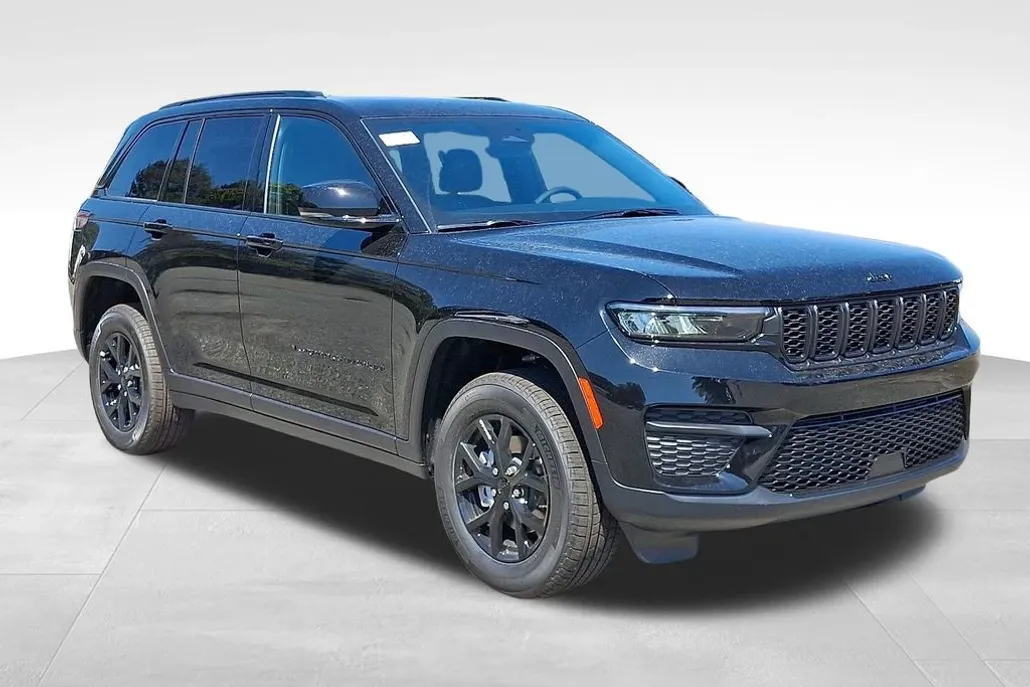 2025 Jeep Grand Cherokee Altitude photo 1