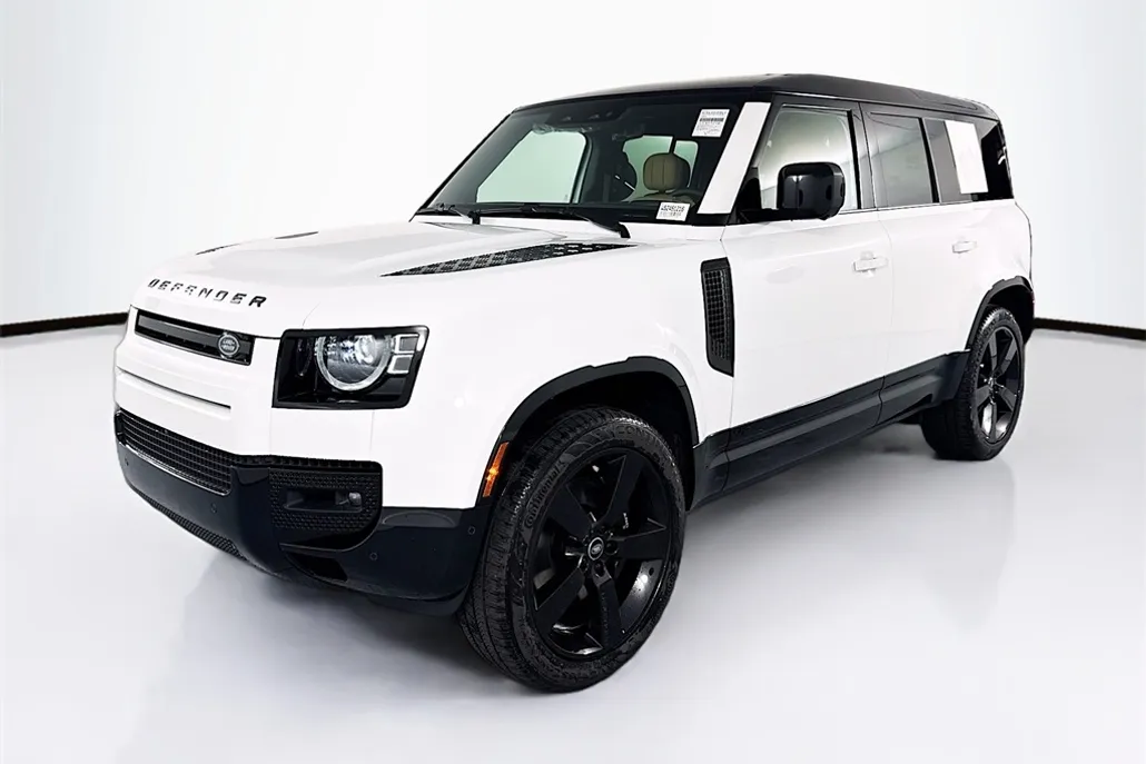 2025 Land Rover Defender 110 V8 photo 1